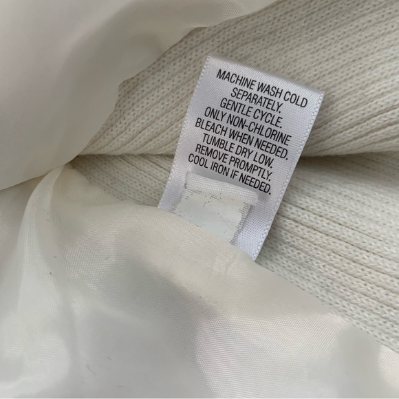 Croft & Barrow Women’s Vest Size Small - Picture 9 of 10